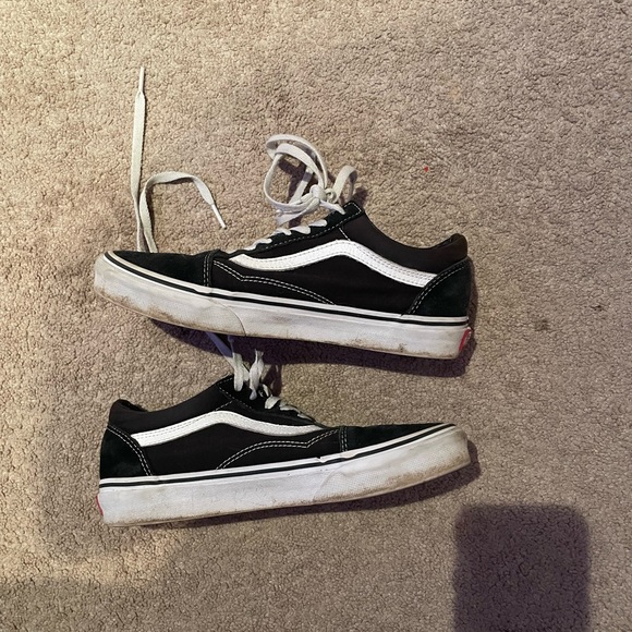 women’s black low top vans - Picture 3 of 7